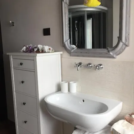 La Favorita Del Re Bed & Breakfast 4*